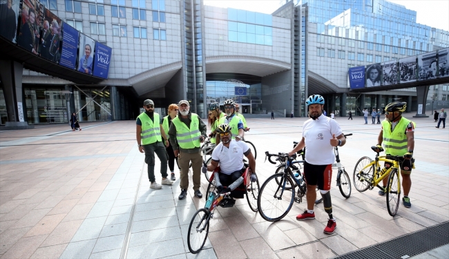Sessiz Çığlık Bisiklet Turu üyeleri Brüksel'de